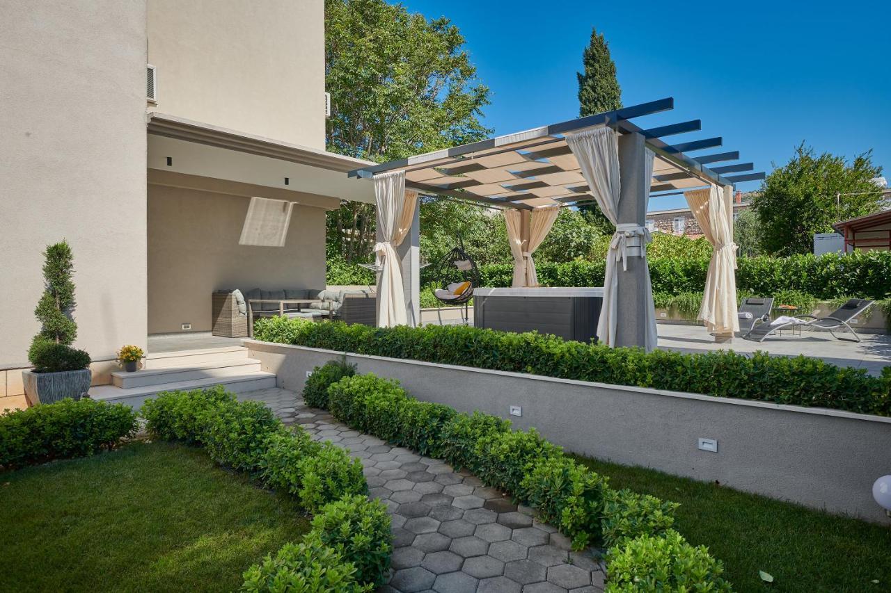 Family Apartment Dubrovnik - Private Jacuzzi Terrace, Private Parking Ngoại thất bức ảnh