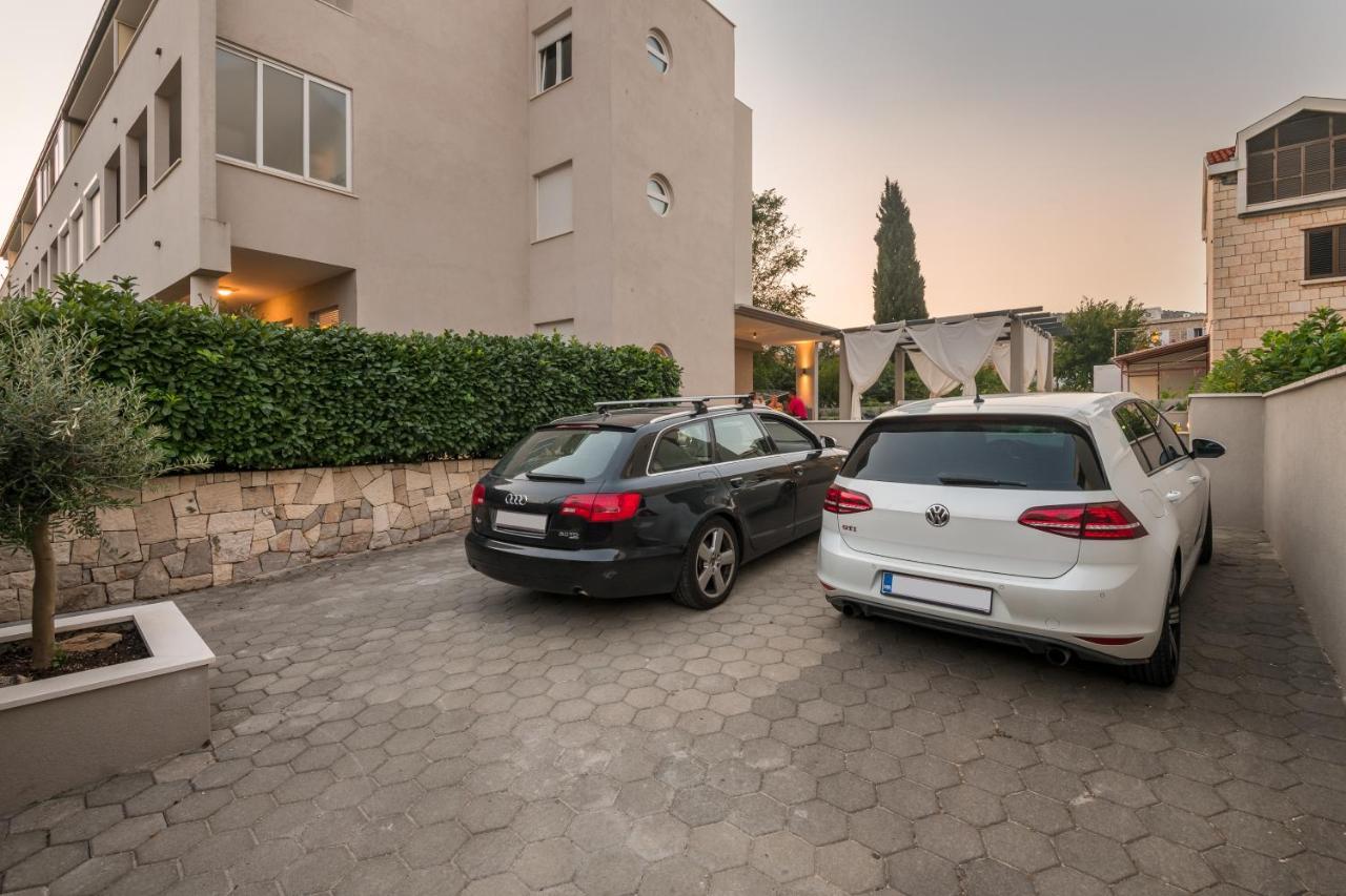Family Apartment Dubrovnik - Private Jacuzzi Terrace, Private Parking Ngoại thất bức ảnh