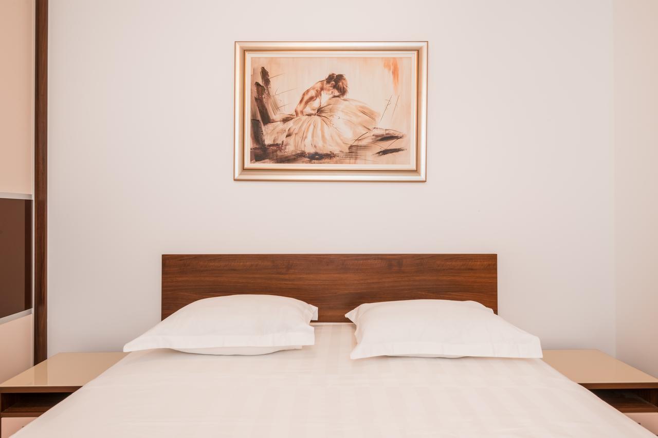 Family Apartment Dubrovnik - Private Jacuzzi Terrace, Private Parking Ngoại thất bức ảnh