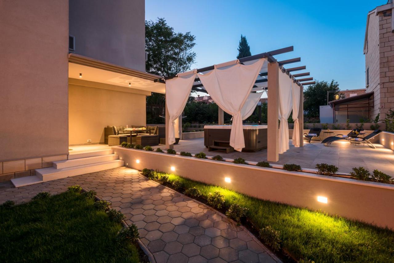 Family Apartment Dubrovnik - Private Jacuzzi Terrace, Private Parking Ngoại thất bức ảnh