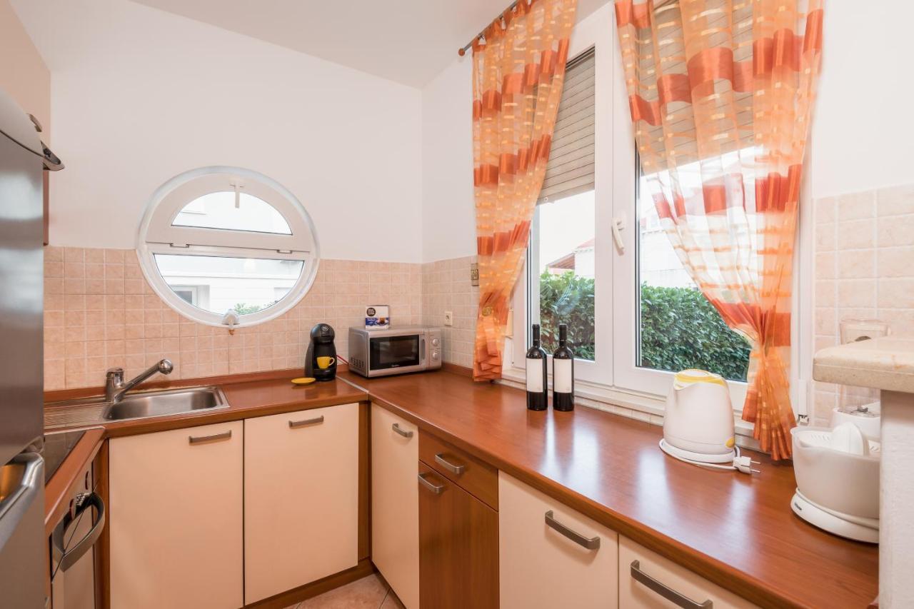 Family Apartment Dubrovnik - Private Jacuzzi Terrace, Private Parking Ngoại thất bức ảnh